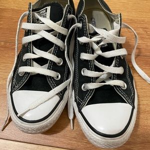Black converse